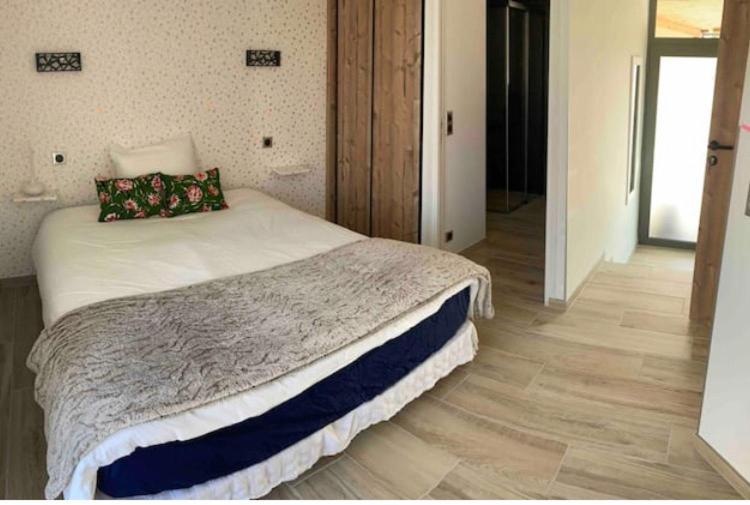 Chambre Avec Salle De Bains Privative Hermonville Bagian luar foto